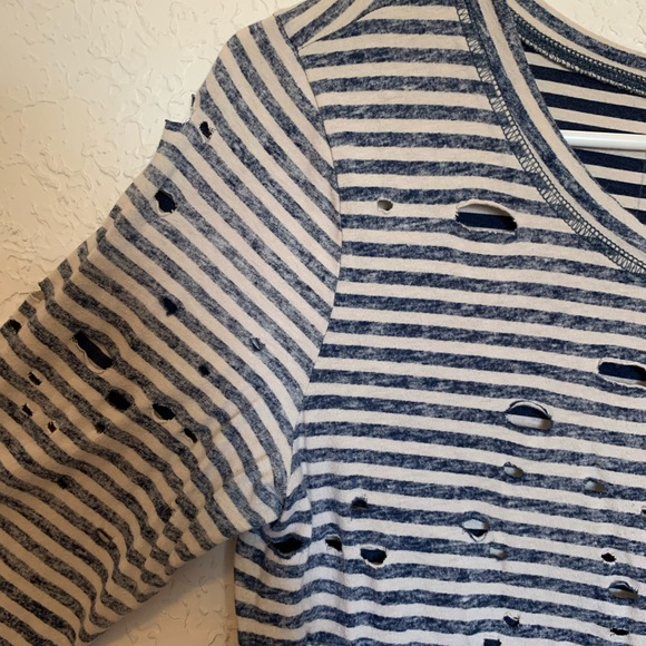 Free people destroyed “tommy” slide slit tee shirt - Picture 8 of 10